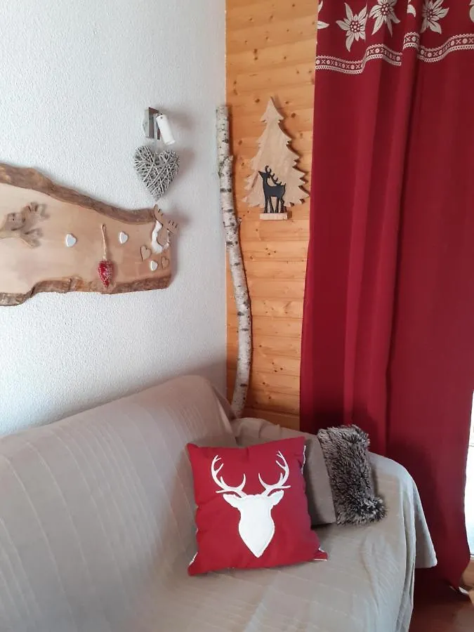 L'Erable at Les Chalets De Florence: Cozy Ski-In Apartment in Valfrejus